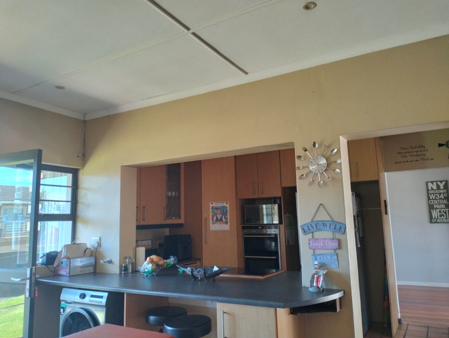 4 Bedroom Property for Sale in Beacon Bay Eastern Cape